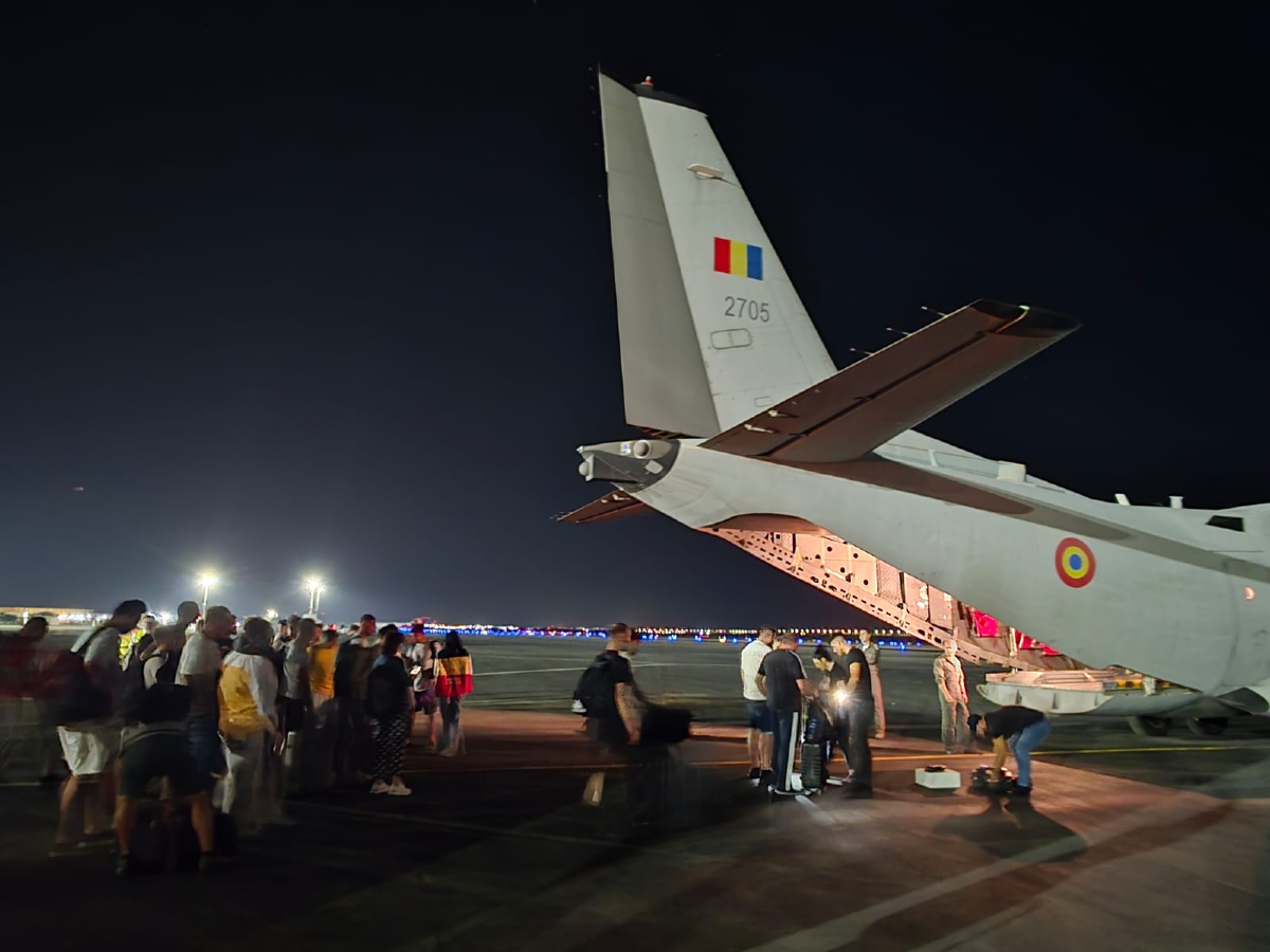 121 de români au fost repatriați din Israel cu sprijinul Forțelor Aeriene Române