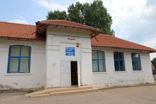 Încep lucrările de reabilitare a Școlii Gimnaziale Nr. 14 și a Grădiniței Nr. 39 din Palazu Mare