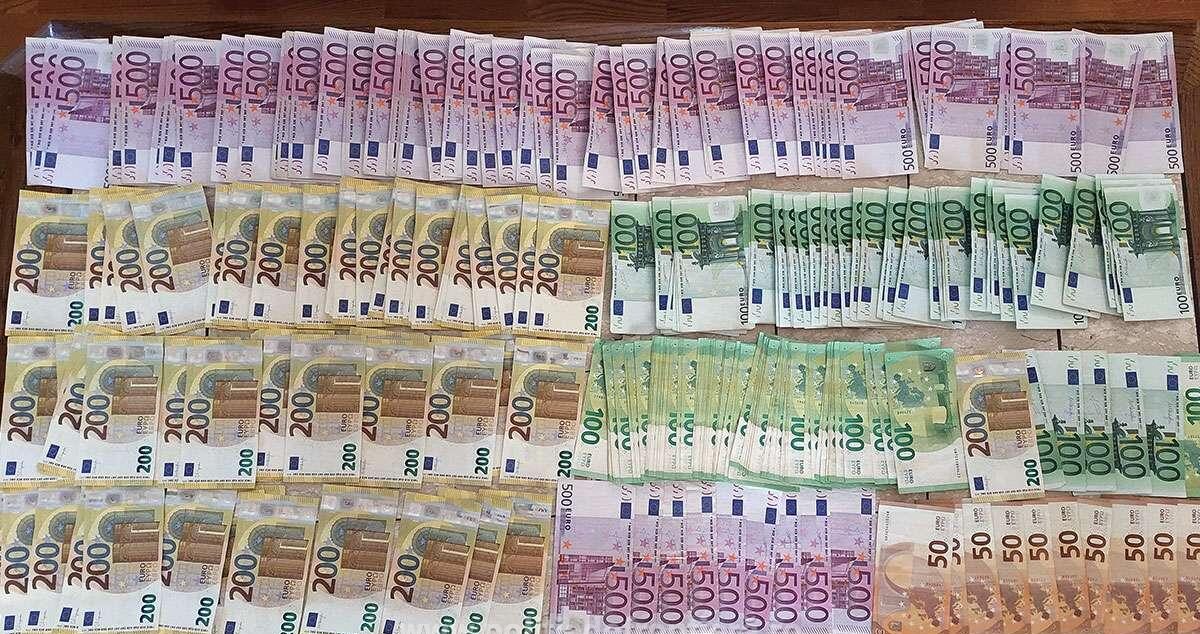 Percheziții în Constanța, Ilfov, Ialomița și București într-un dosar de trafic de persoane