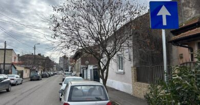 Noi reguli de circulație pe strada Avram Iancu. Sensul de mers a fost modificat