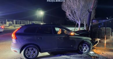 „Cursa” periculoasă pe drumurile din Limanu: un șofer beat a intrat cu mașina în gard