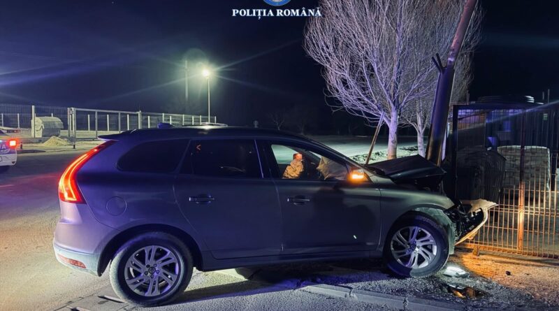 „Cursa” periculoasă pe drumurile din Limanu: un șofer beat a intrat cu mașina în gard
