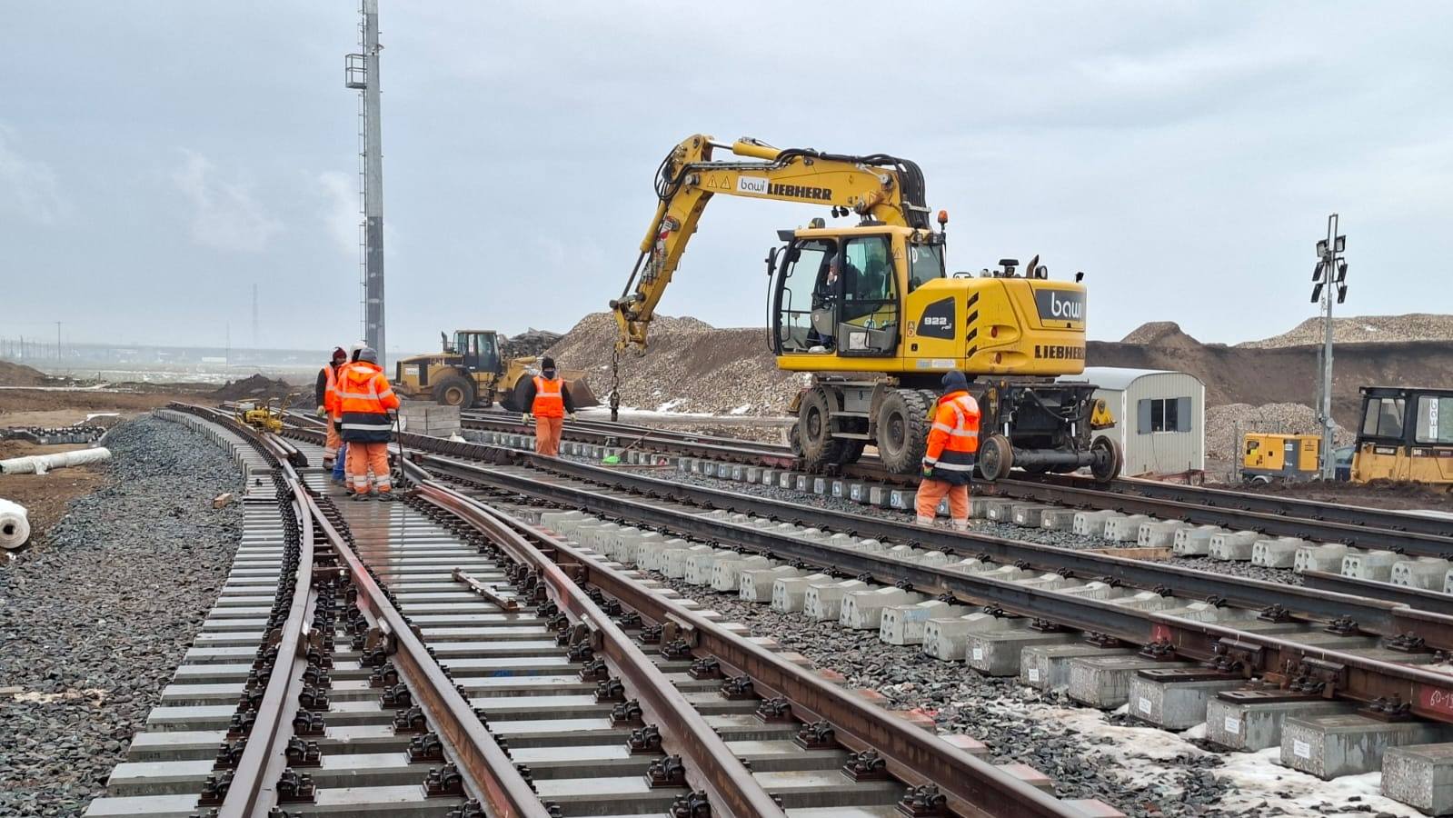 Lucrările de modernizare a infrastructurii feroviare la Valu lui Traian au ajuns la 70%