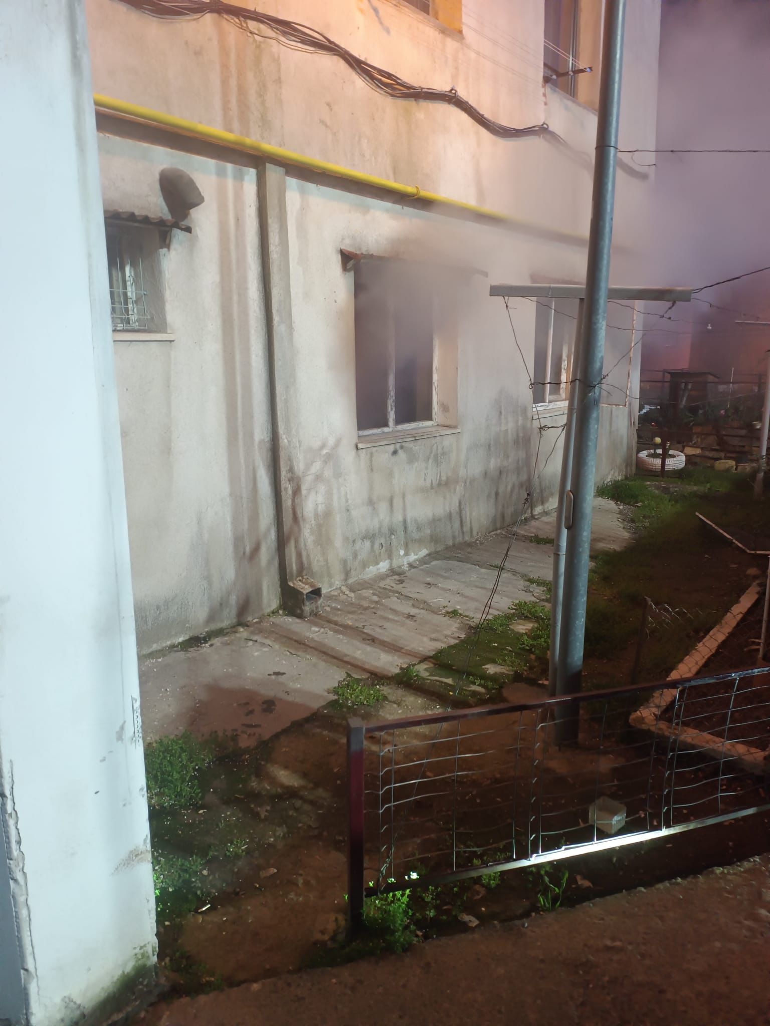 Incendiu într-un apartament din Tulcea: două persoane au murit intoxicate cu fum