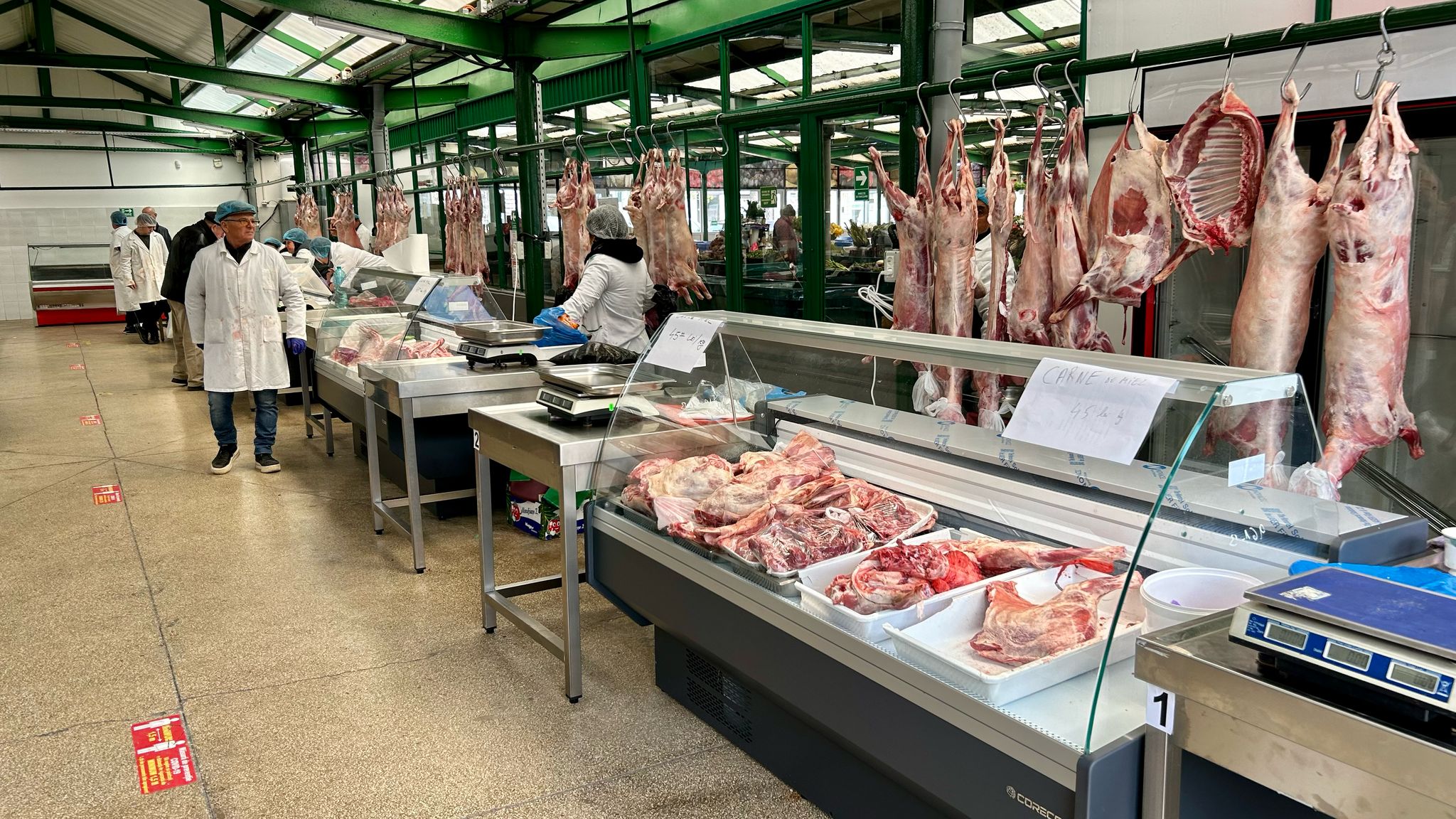 Carne de miel de la producători locali, disponibilă în piețele din Constanța