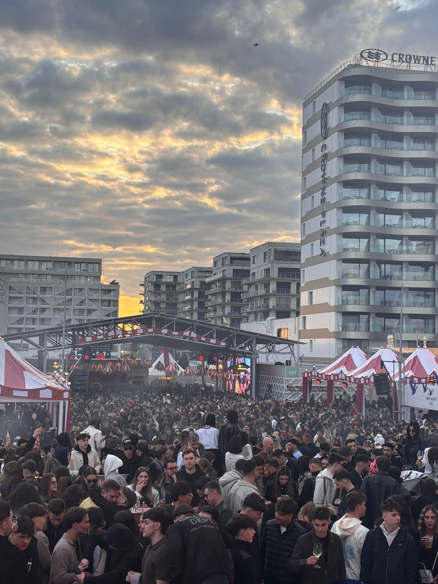 Aproximativ 40.000 de turiști pe litoral, în minivacanța de 1 Mai. Mamaia și Vama Veche, în topul preferințelor