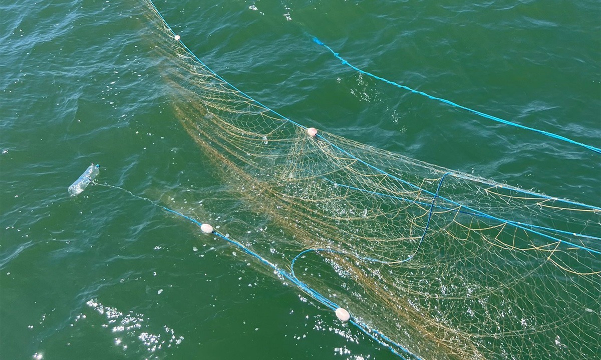 Plase ilegale de peste 700 de metri și sturioni capturați, descoperite în Marea Neagră