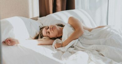 5 obiceiuri simple care te ajută să dormi mai bine