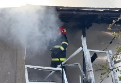 Incendiu puternic în Tulcea: o anexă gospodărească a fost cuprinsă de flăcări