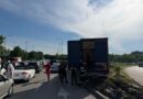 Accident pe bulevardul Aurel Vlaicu din Constanța: un TIR a lovit mai multe mașini parcate și un autobuz