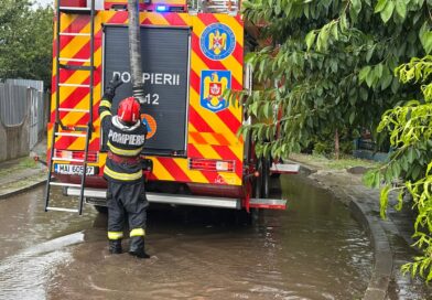 Furtunile au făcut prăpăd în România. Zeci de case și beciuri inundate, copaci doborâți și trafic afectat în 20 de județe