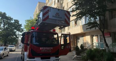Alertă de incendiu într-un apartament din Tulcea. Pompierii au intervenit de urgență după ce vecinii au observat fum