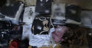 Captură de peste 3.600 de produse suspecte de contrafacere, în autocare venite din Turcia. Marfa valorează peste 800.000 de lei