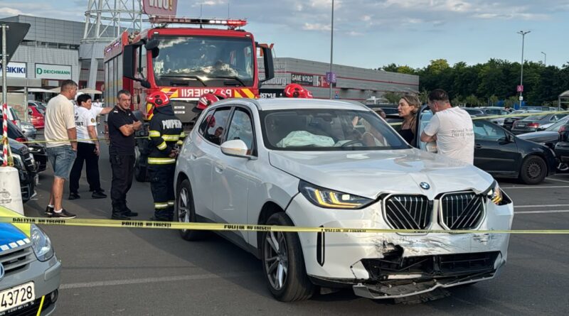Accident în parcarea VIVO! O persoană a ajuns la spital