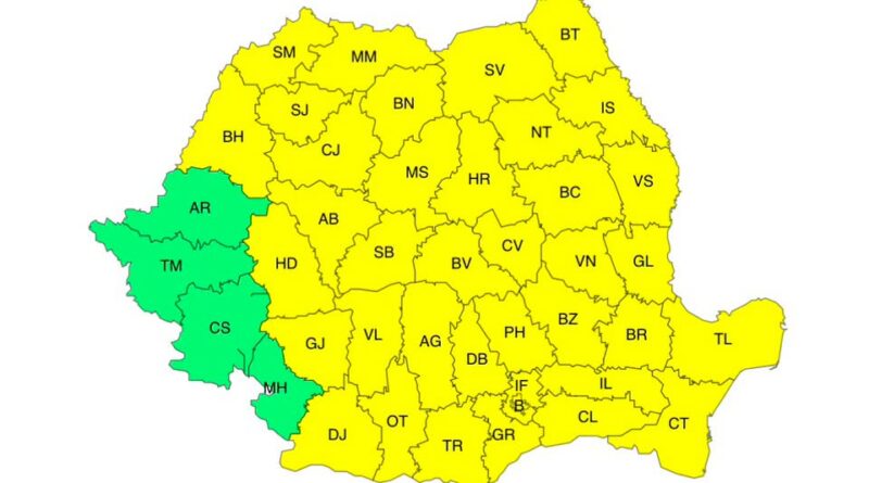 Cod galben de instabilitate atmosferică în România. Vânt puternic, descărcări electrice și grindină