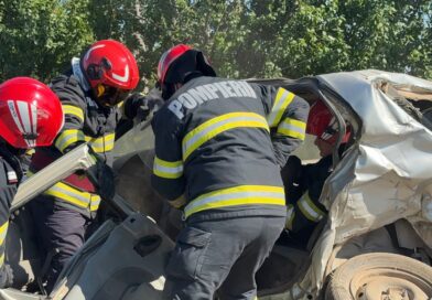 Accident grav între Agighiol și Valea Nucarilor. Un bărbat a rămas încarcerat
