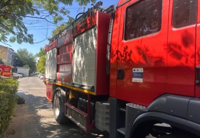 Incendiu într-un apartament din Tulcea. Un bărbat de 97 de ani, evacuat de vecini