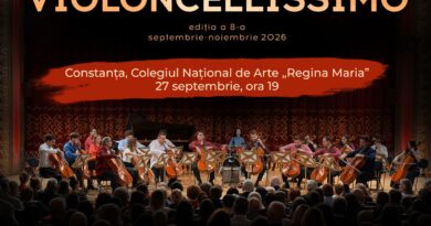 12 violoncele, o singură scenă. VIOLONCELLISSIMO aduce la Constanța un spectacol care reinventează muzica clasică
