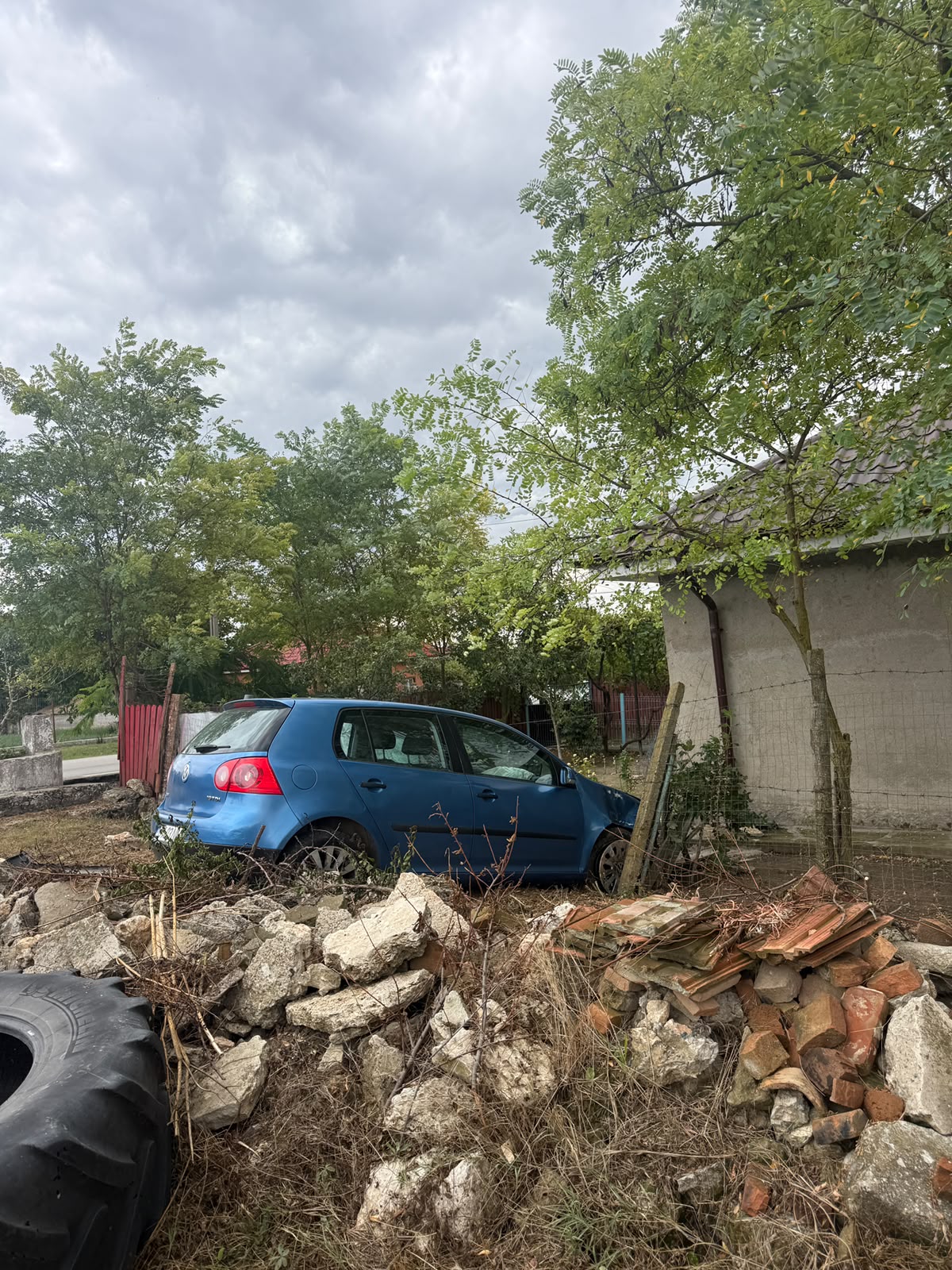 Accident rutier la Negrești. Două femei au fost rănite și transportate la spital