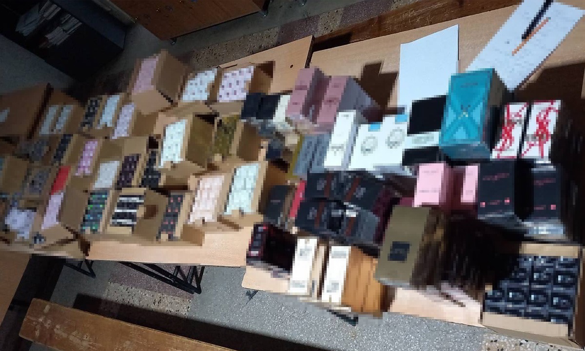 Marfă de 1,4 milioane de lei, suspectată a fi contrafăcută, descoperită în județul Constanța. Peste 2.000 de produse, confiscate