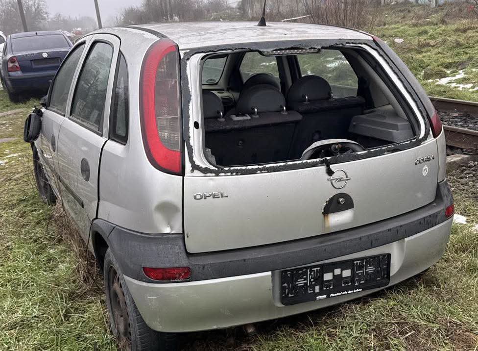Peste 100 de mașini abandonate, ridicate de pe străzile Constanței. Dispar și 24 de trotinete
