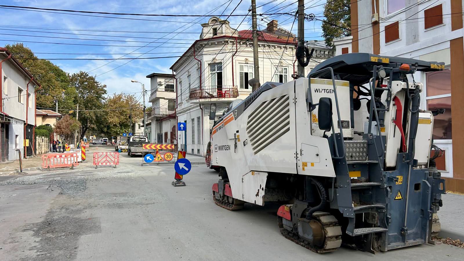 Restricții totale de circulație pe strada Ion Lahovari din Constanța. Lucrările continuă toată săptămâna