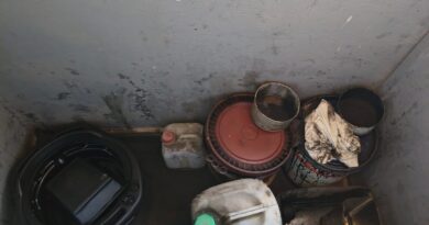 Service auto din Negru Vodă, verificat de polițiștii de la Mediu. 50 de litri de ulei uzat, ridicați pentru confiscare